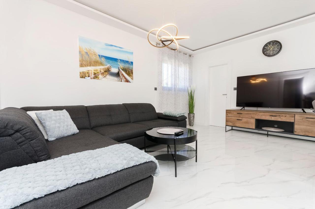 Apartments Villa Casia ซรีมา ภายนอก รูปภาพ